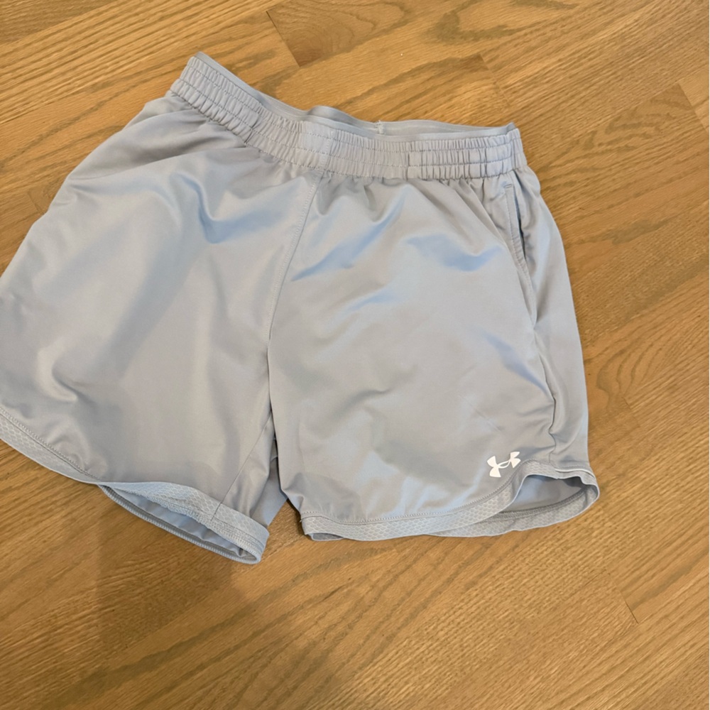 Light gray Athletic Shorts xs under armor barely worn